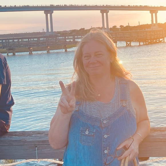 Meet your Posher, Jen - Picture 1 of 1